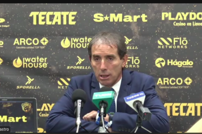 Guillermo Almada, DT del Pachuca de México.