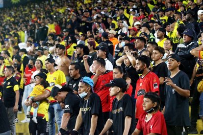 La hinchada estaba molesta porque los goles se han ido de vacaciones.