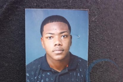 una foto del recuerdo del joven, presuntamente asesinado.