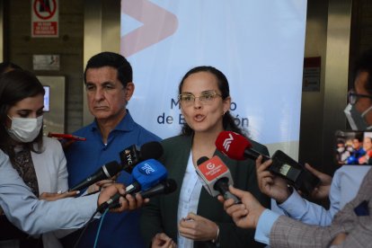 María Brown, ministra de Educación, reaccionó ante los hechos.