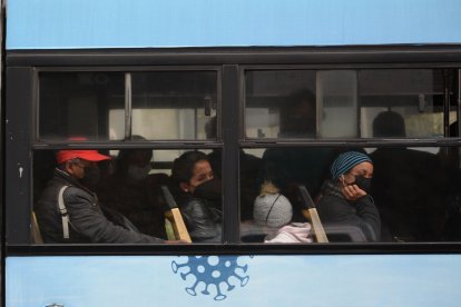 En el transporte público la mayoría de las personas utilizaron mascarilla.