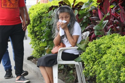 Mérida Acuña lloraba desconsolada el asesinato de su nieto.