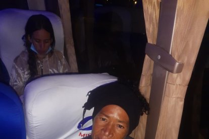 Si usted ha visto a la mujer, puede contactarse a los números 098 571 8470 ó al +51 969 945 280.