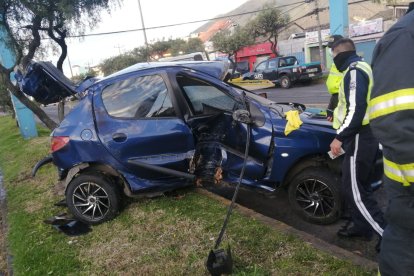 El vehículo en el que iba la víctima quedó inservible.