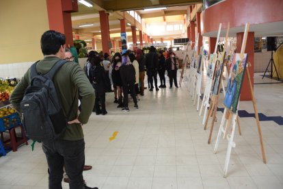 La exposición se la realizó en el segundo piso del centro de abastos.