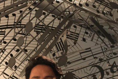 Andrés Granda asegura que la versiones popularizan los temas.