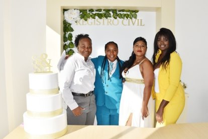 La recepción del enlace se realizó en Atacames, pero la luna de miel será en Montañita.