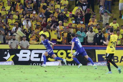 Barcelona y Emelec empataron 1-1 en el Clásico del Astillero, que se disputó en el reducto de los canarios.
