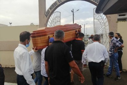 El domingo sepultaron los restos de Aldo Piedrahita Yu-on.