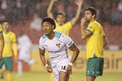 José Quintero abrió el marcador para Liga de Quito en el empate ante Defensa y Justicia de Argentina.