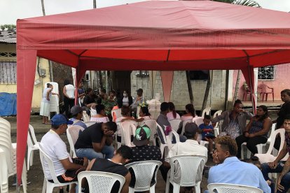 En una calle de la parroquia Caracol, de Babahoyo, velaron los restos del menor de edad.