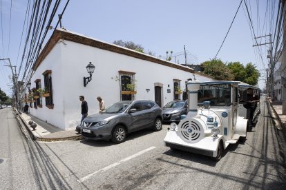Fachada del hotel donde el actor estadounidense Ray Liotta falleció este jueves a los 67 años, en Santo Domingo (República Dominicana), donde se encontraba filmando una película. El actor, quien nació en Nueva Jersey el 18 de diciembre de 1954, se encontraba en el país caribeño filmando