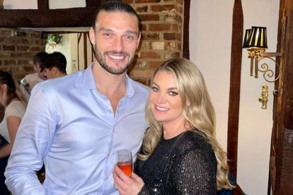 Andy Carrol, ex del Liverpool, tenía previsto casarse con Billi Mucklow, con quien tiene 10 años de relación.