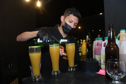 La oferta de cocteles es variada en los locales.