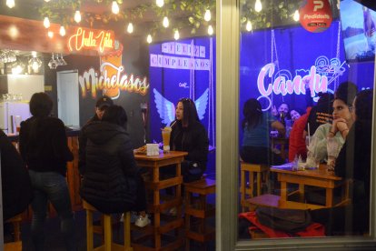 De a poco, los centros de entretenimiento se reactivan.