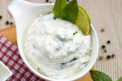 Es muy fácil de preparar. Solo hay que mezclar, untar y saborear.