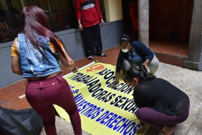 Mujeres de varias asociaciones se unirán a la marcha de hoy.