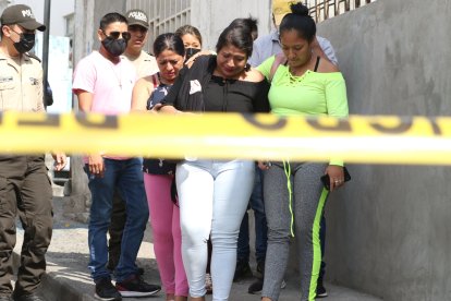 Familiares de las víctimas estaban consternados.