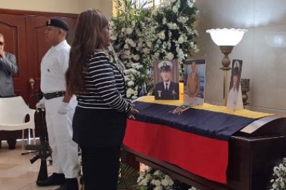 Hugo Gavilánez trabajó en RTS con Mayra Montaño 'La Bombón', ella acudió a despedirlo