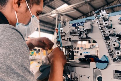 Boman cuenta con su fábrica de producción en Ambato, donde confeccionan toda la línea deportiva.
