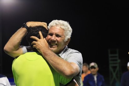 Andrés y Emilio Gómez celebrando el triunfo en el Challenger de Salinas.