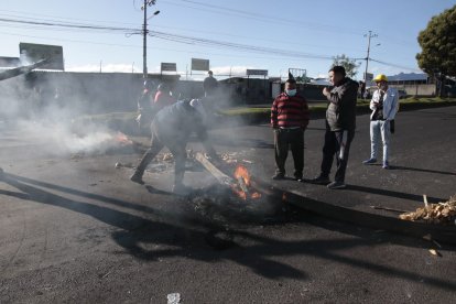 También cerraron las vías en el sur de la capital.