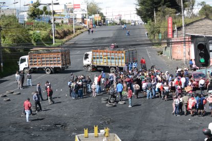 Al mediodía de ayer llegaron indígenas de la localidad de Saraguro.