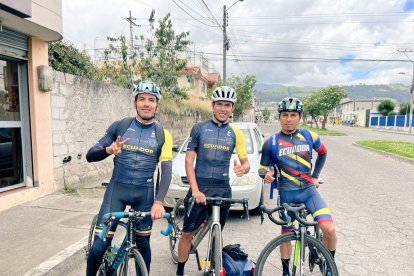 Novoa, Montenegro y Quinteros durante el viaje hacia el aeropuerto.