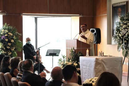 Monseñor Gerardo Nieves solemnizó la ceremonia religiosa en honor a don Galo Martínez Merchán.