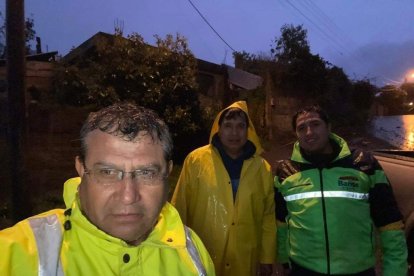 Exhortamos que nos despejen todo, ya que hay familias pasando angustias por los deslaves”, Luis Silva, alcalde de Baños.