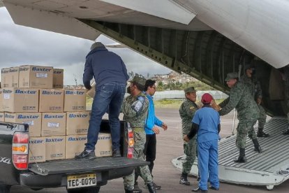 Las Fuerzas Armadas apoyan en las entregas.