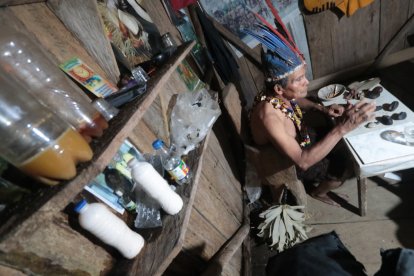 El yachak no revela lo que contiene sus brebajes, solo dice que es una de las tantas herencias de sus ancestros.