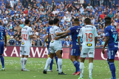 Hulk y su pantaloneta alzada, el tipo es un show.