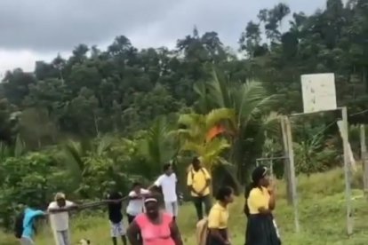 El jueves 7 de julio las 25 chicas se habrían manifestado al mismo tiempo.