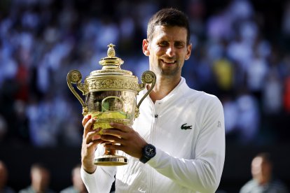 Novak Djokovic venció en la final de Wimbledon al australiano Nick Kyrgios.