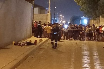 Elio Paredes salió a comprar pan y sujetos que se movilizaban en moto le dispararon.