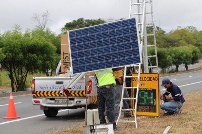 La ciudadanía se cuestiona si existe algún estudio técnico para saber dónde colocar los dispositivos.