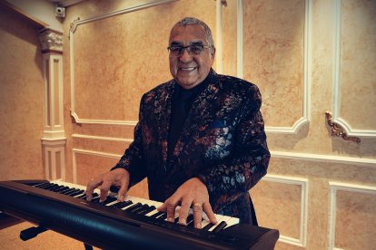 Alci Acosta se va feliz porque su hijo Checo continúa con su legado artístico.