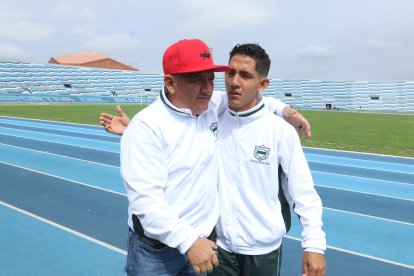 Anthony Joel López llegó desde Esmeraldas con su padre, don Wílmer López.