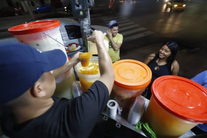 HUECAS NOCTURNAS QUE TRABAJAN LAS 24 HORAS, JUGOS Y MAS EN SAUCES V, NORTE DE LA CIUDAD, 08 DE JULIO DEL 2022- AMELIA ANDRADE Guayaquil-Ecuador Agencia (Ag-ecpreso)
