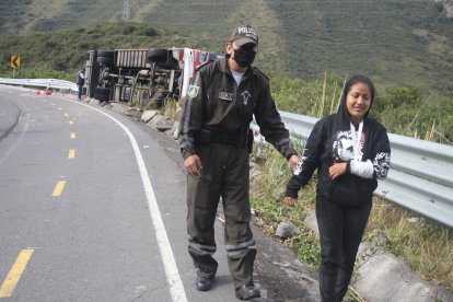 Una joven y su hermana resultaron con heridas leves.