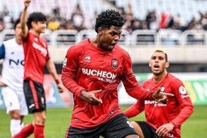 En el Bucheon FC de Corea del Sur, Marlon de Jesús marcó 10 goles en una temporada.