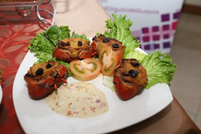 Carapachos rellenos, una delicia para comenzar bien el festival del cangrejo.