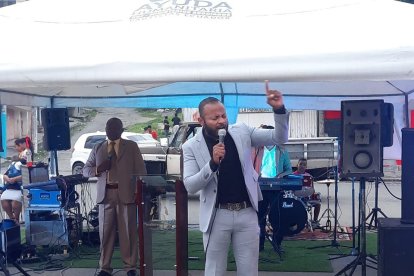 Salomón Reasco es pastor evangélico y candidato a concejal.