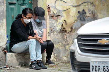 Gladys Dorado afuera de la iglesia.