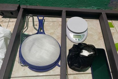 En poder de los aprehendidos estaban 600 gramos de sustancias sujetas a fiscalización.