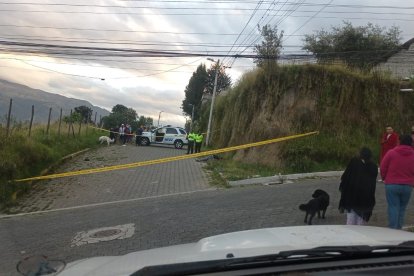 La víctima caminó cuatro cuadras hasta desplomarse en la calle C.