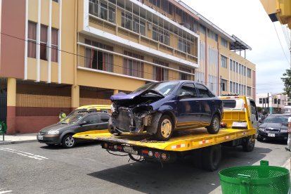 Al parecer este auto fue el causante del siniestro de tránsito.