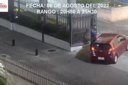 Cerca de tres  vehículos habrían ingresado al sitio, justo en la hora en que la víctima tomó el taxi informal.