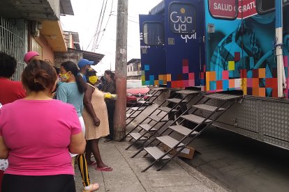 Brigadas municipales se instalaron en el lugar para asistir a los lugareños.